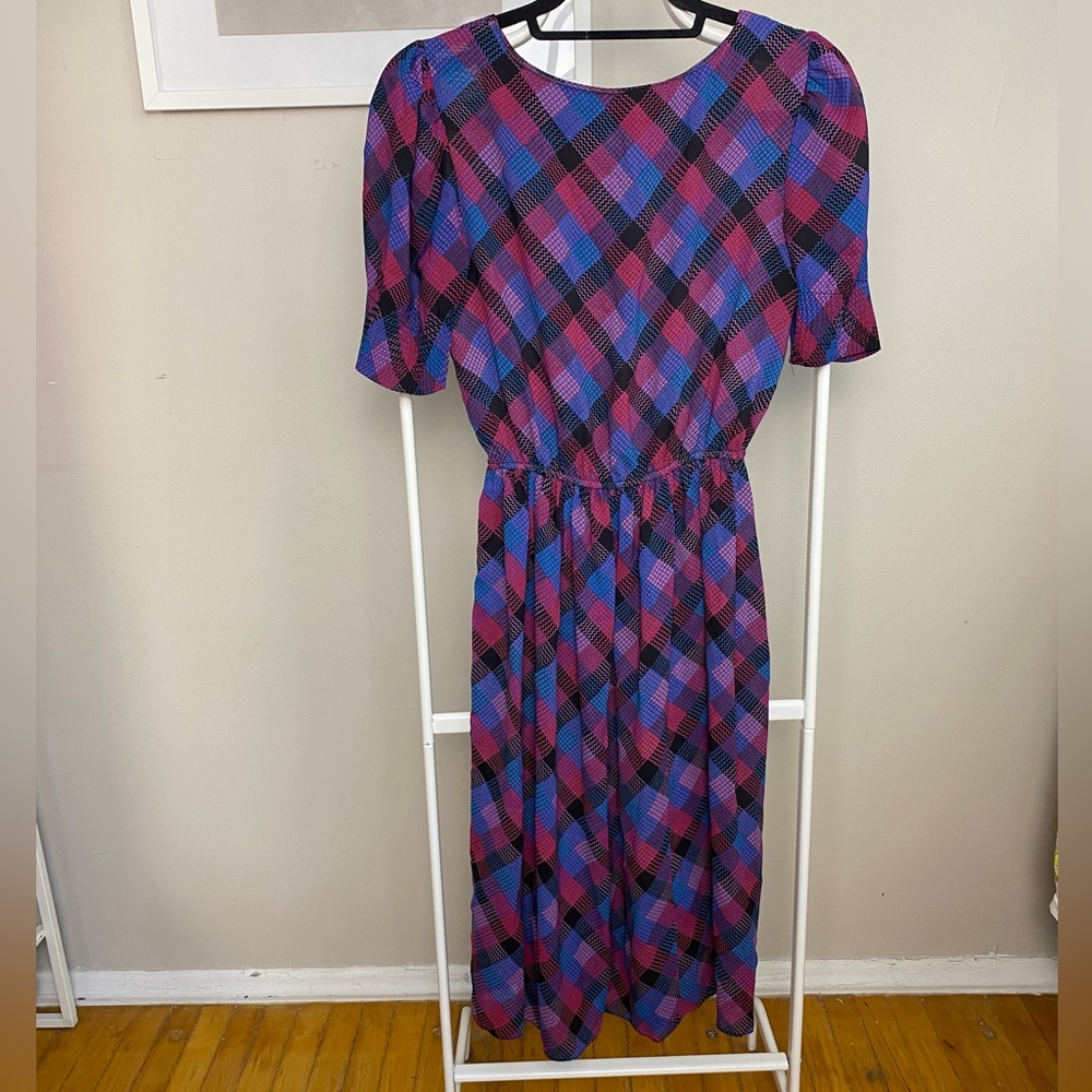 Vintage Patterned Dress with Puffed Sleeve